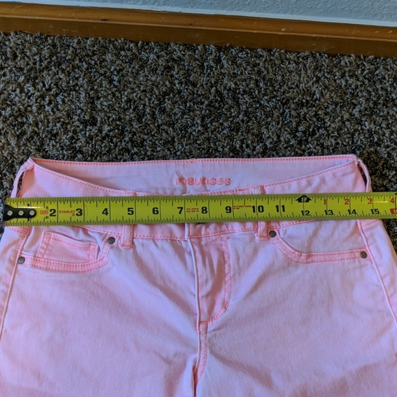 2 for $5 Maurices Light Pink Denim Jeans Sz S-R - Picture 4 of 7